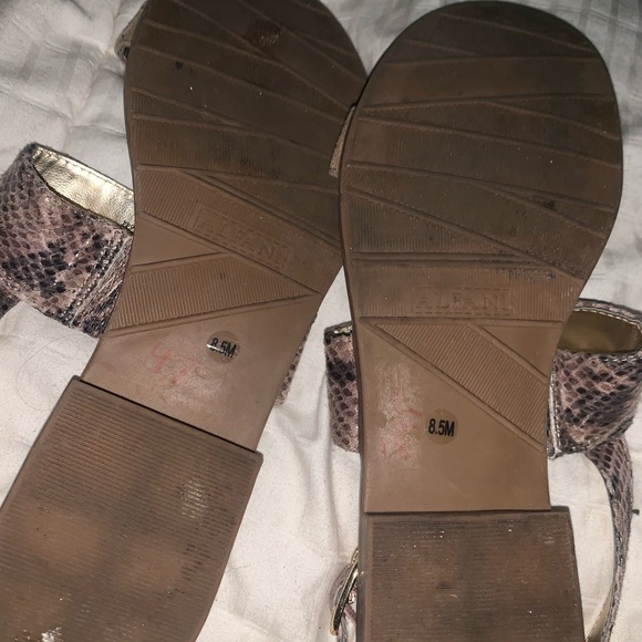 alfani sandals - Picture 3 of 3